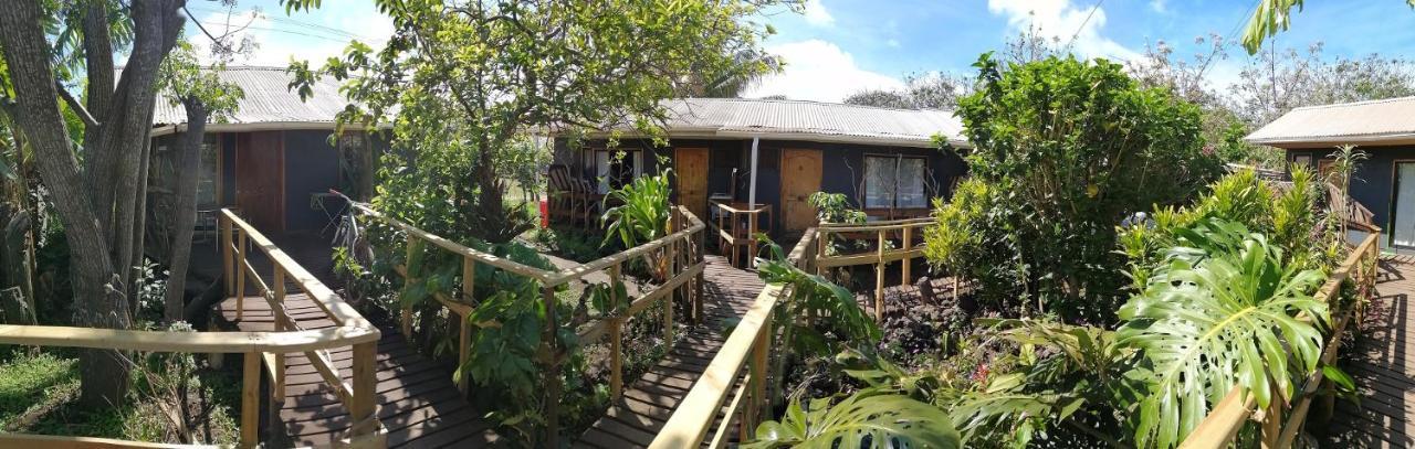Tuava Lodge Hanga Roa Exterior foto
